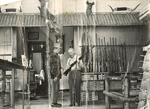 Inside Foat Store 1950s-wpl00205r