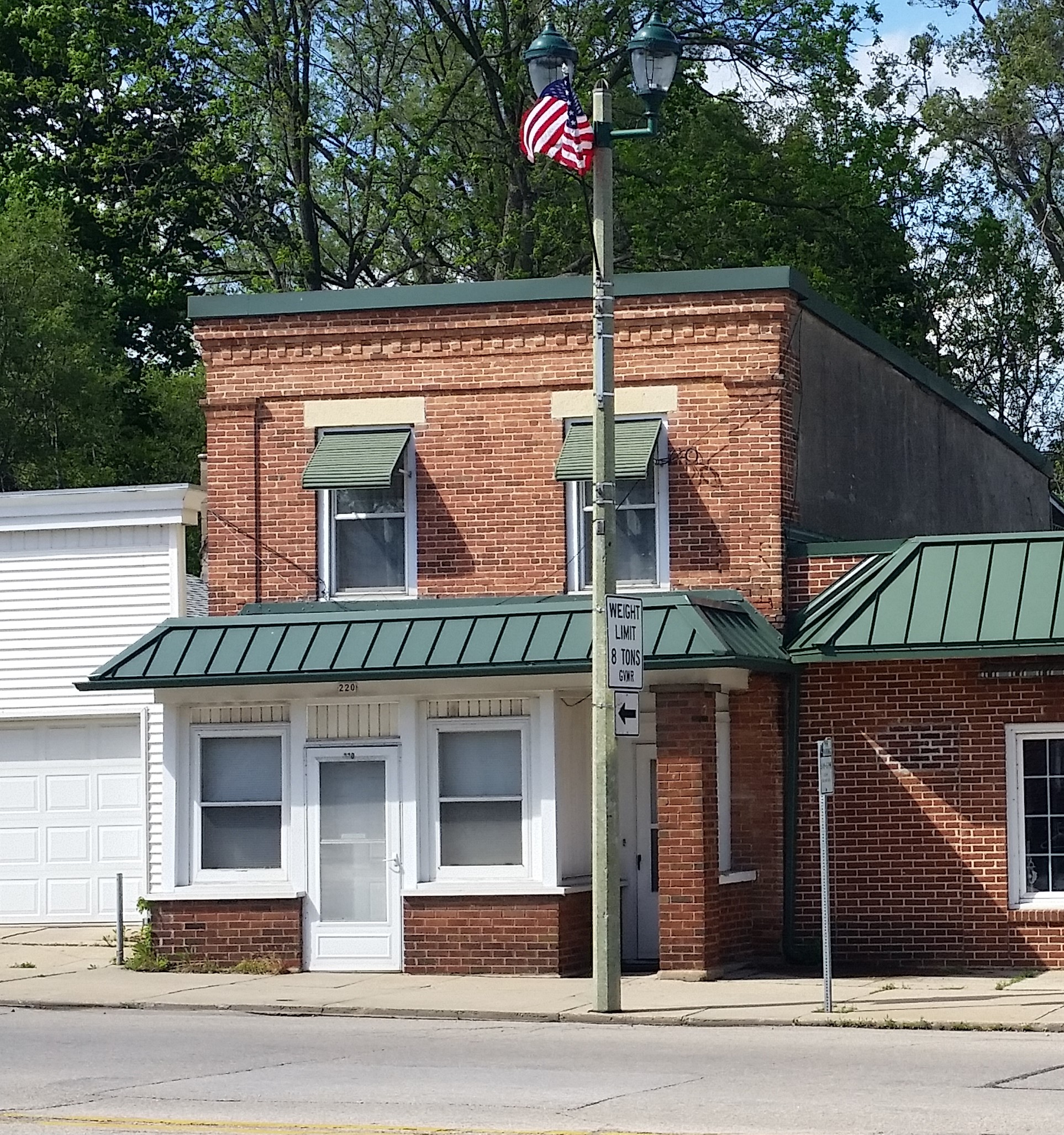 218-220 W Main-cropped