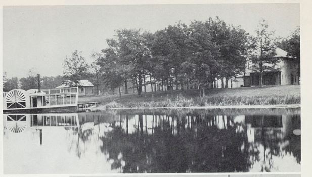 Dan Thompsons- The Daisy-excursion boat